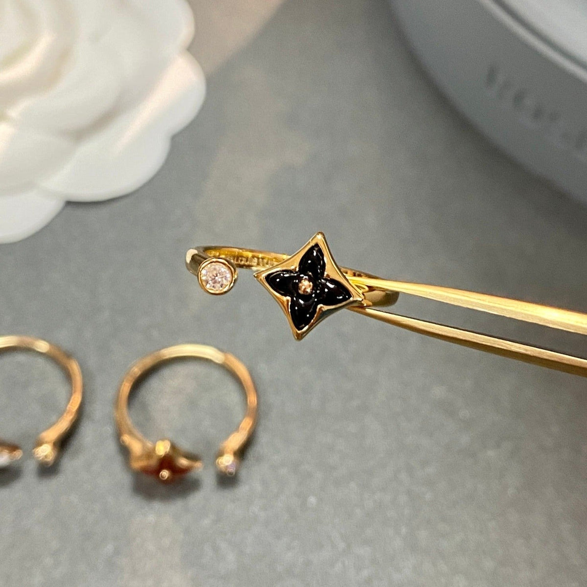 ??MIRA?¡¥STAR 1 DIAMOND OPEN RING