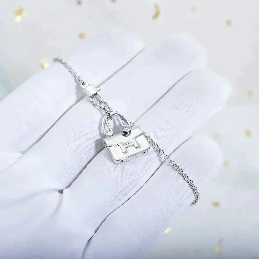 ??MIRA?¡¥AMULETTE PEDANT SILVER NECKLACE