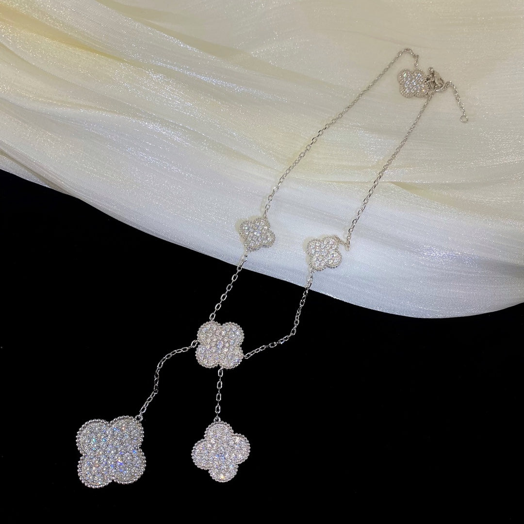 ??MIRA?¡¥CLOVER 5 MOTIFS SILVER DIAMONDS NECKLACE