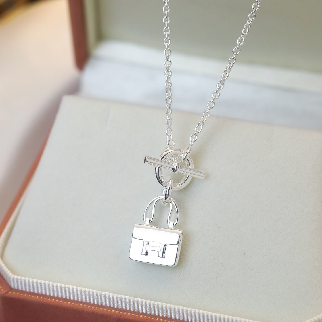 ??MIRA?¡¥POP H PEDANT SILVER NECKLACE