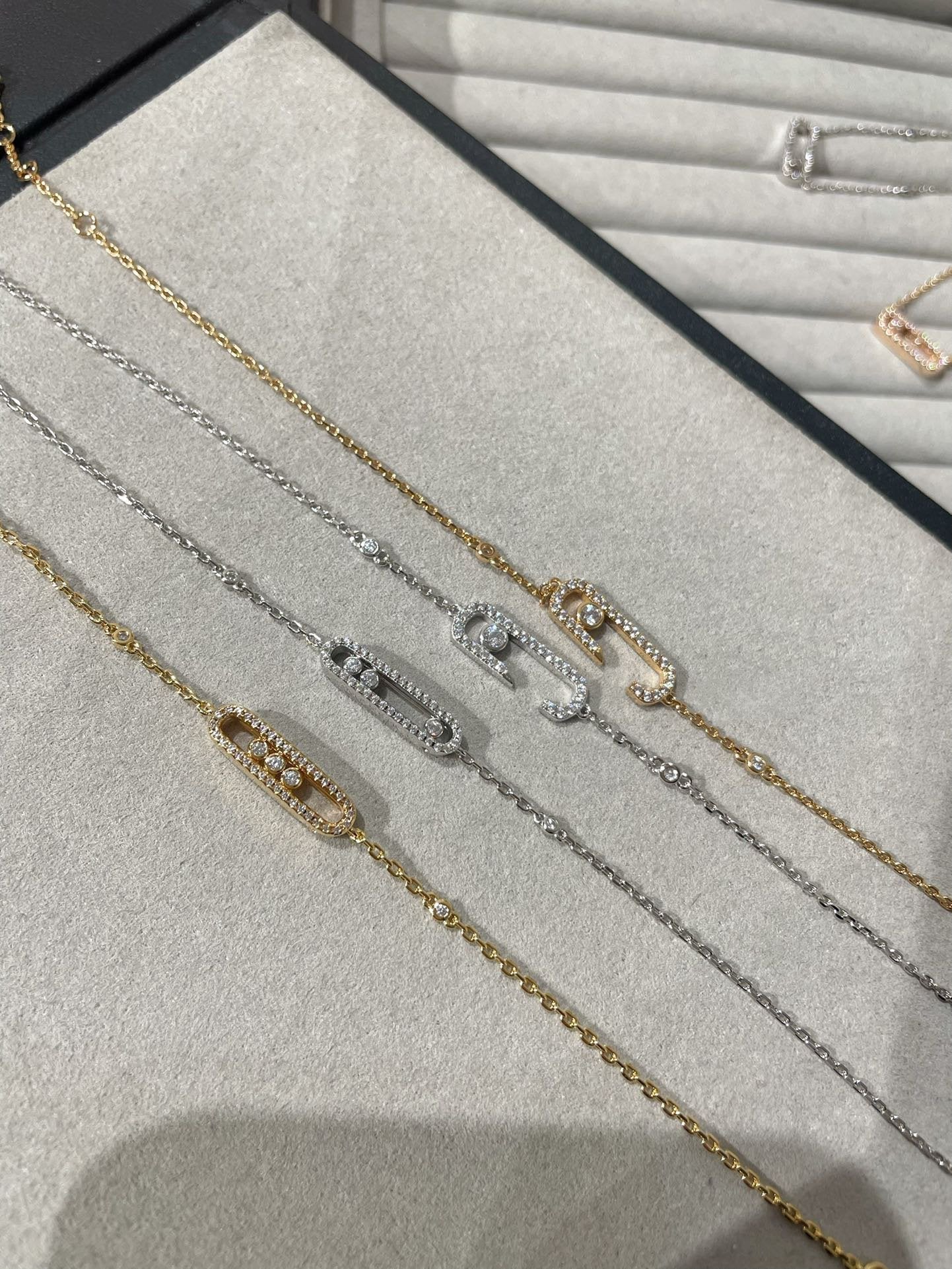 [MIRA] BABY MOVE DIAMOND BRACELET