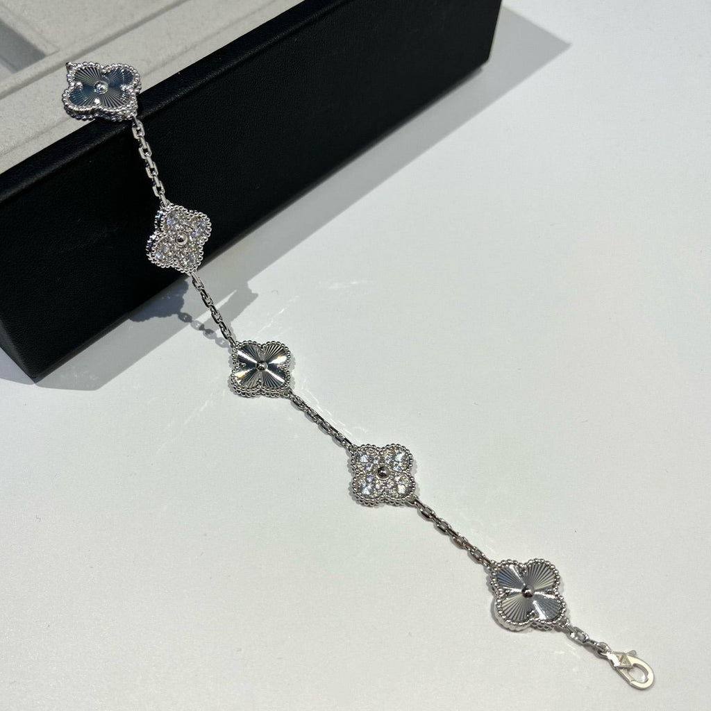 [MIRA]New  CLOVER 5 MOTIF LASER BRACELET COLLECTION