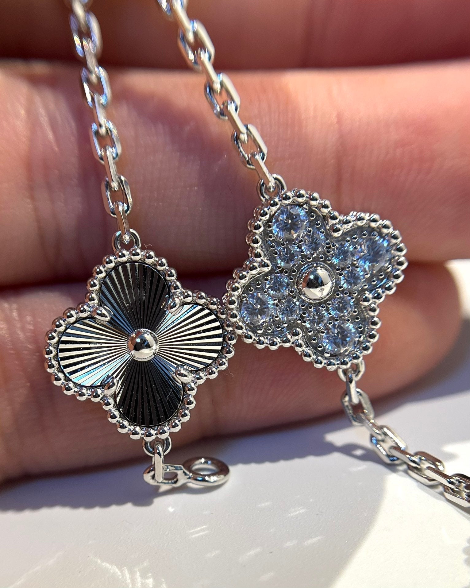 [MIRA]New  CLOVER 5 MOTIF LASER BRACELET COLLECTION