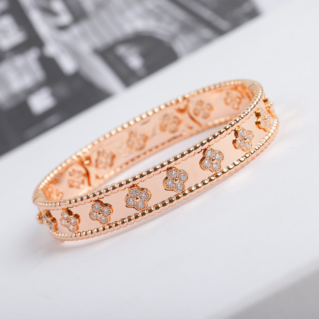 ??MIRA?¡¥CLOVER BRACELET 8MM DIAMONDS