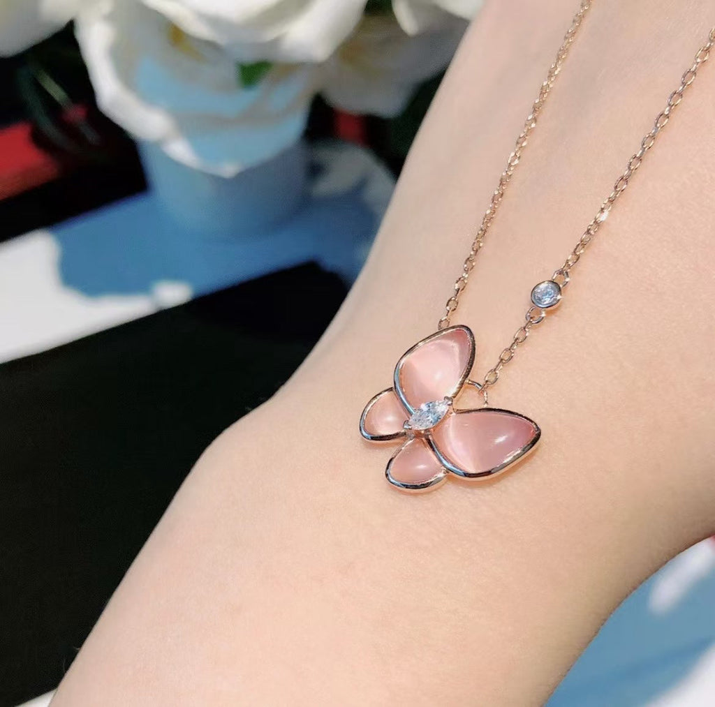 [MIRA] BUTTERFLY PINK MOTHER-OF-PEARL DIAMOND NECKLACE