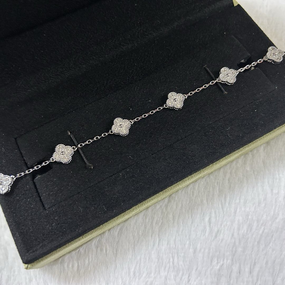 [MIRA]New CLOVER 6 MOTIF DIAMOND BRACELET