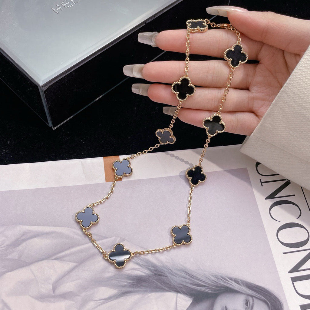 ??MIRA?¡¥CLOVER 10 MOTIFS ONYX NECKLACE