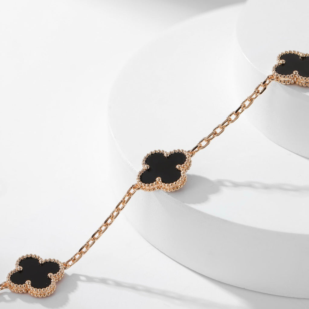 ??MIRA?¡¥CLOVER 10 MOTIFS ONYX NECKLACE
