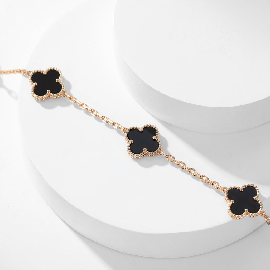 ??MIRA?¡¥CLOVER 10 MOTIFS ONYX NECKLACE