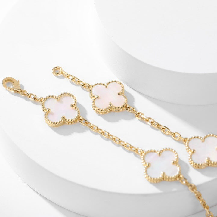 ??MIRA?¡¥CLOVER 10 MOTIFS WHITE MOTHER OF PEARL NECKLACE