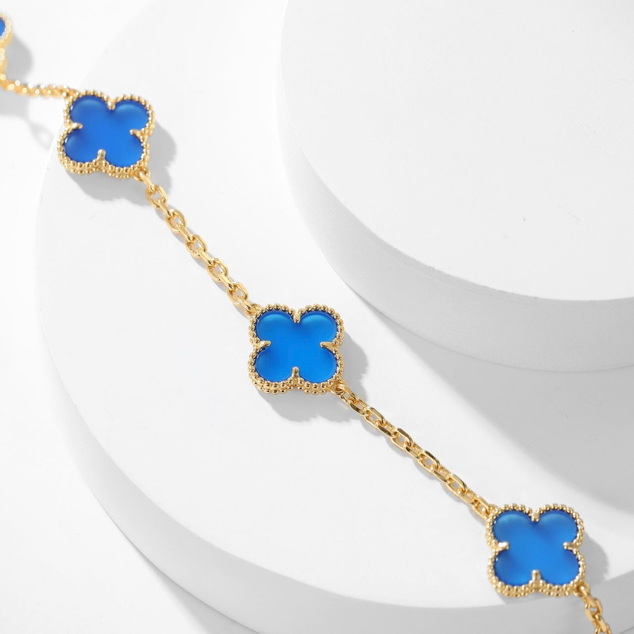 ??MIRA?¡¥CLOVER 10 MOTIFS BLUE AGATE NECKLACE