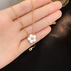 ??MIRA?¡¥LUCKY  WHITE MOP  PLUM BLOSSOM NECKLACE
