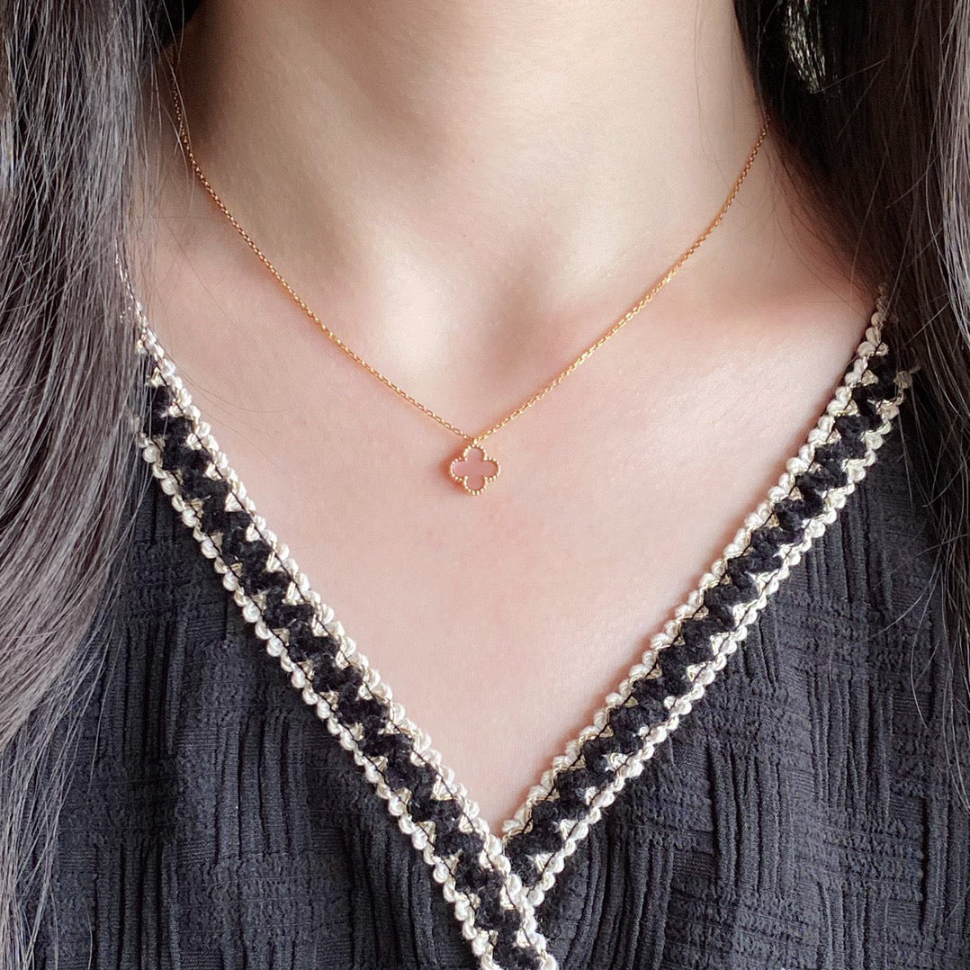 ??MIRA?¡¥CLOVER 15MM PINK MOTHER-OF-PEARL SINGLE FLOWER NECKLACE