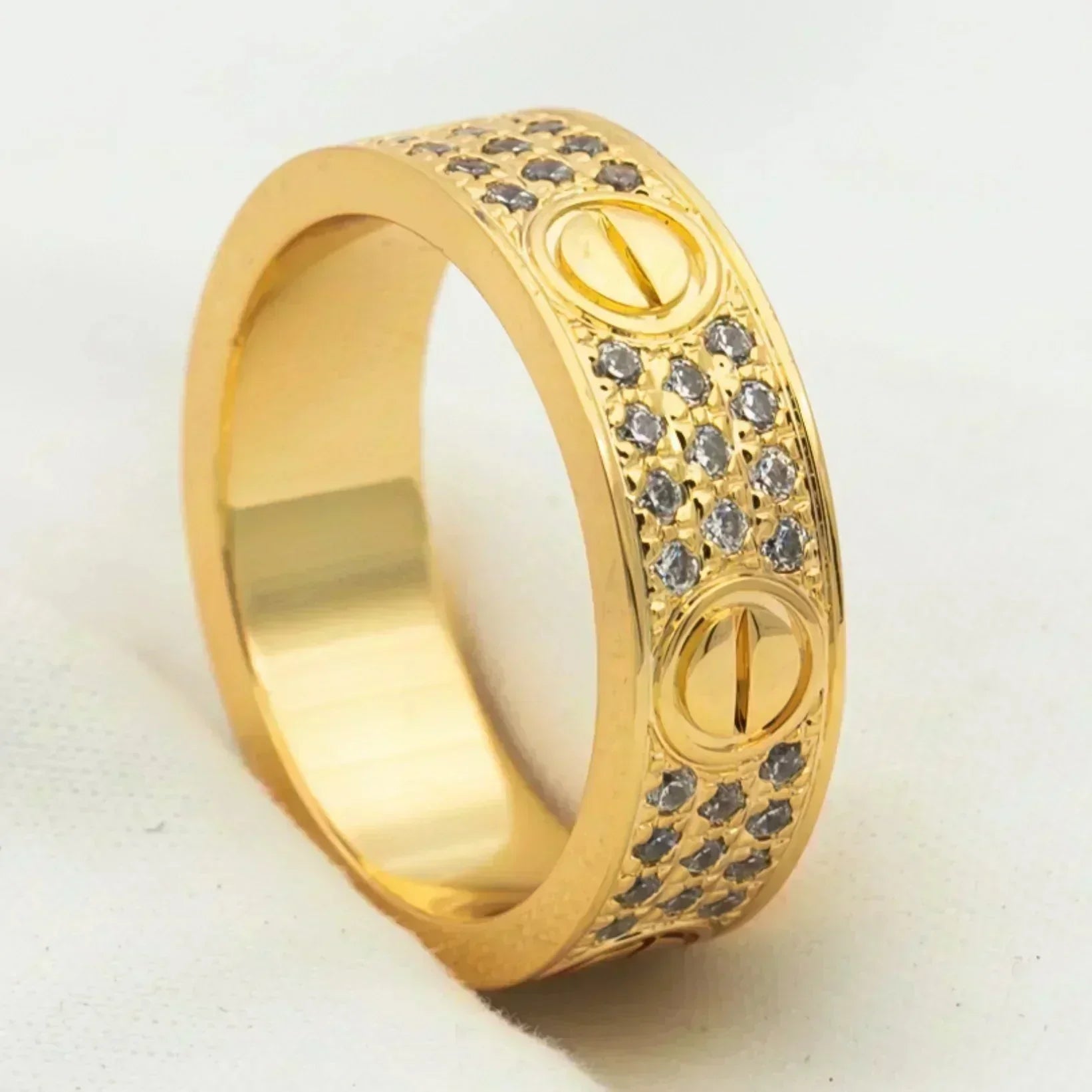 ??MIRA?¡¥LOVE RING 5.5MM DIAMONDS PAVED