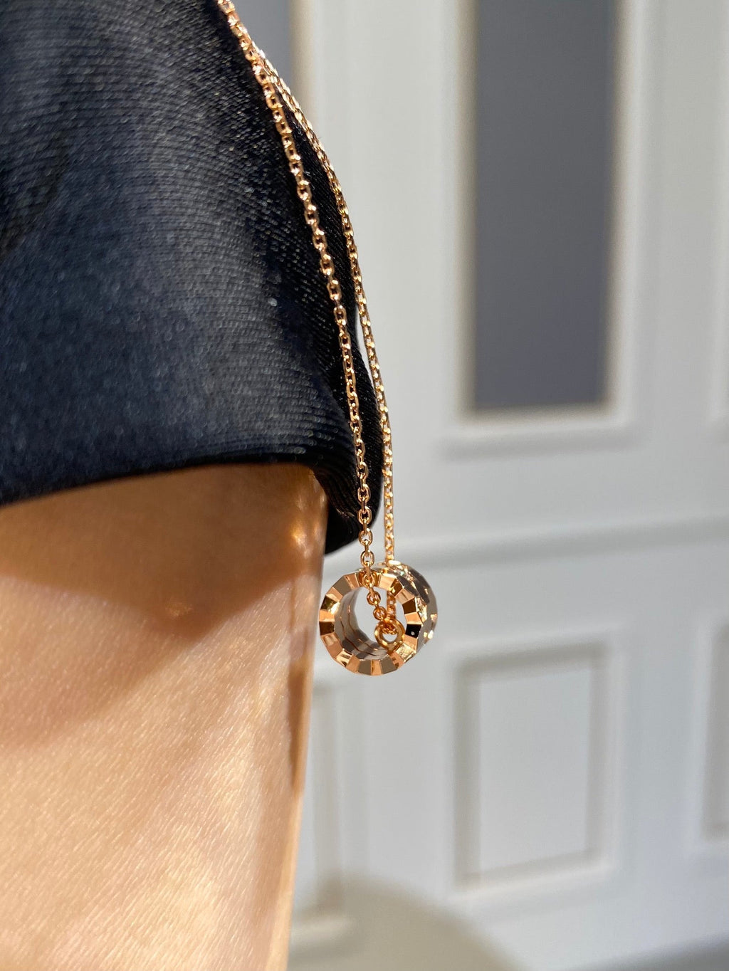 ??MIRA?¡¥BEE LOVE DIAMOND NECKLACE