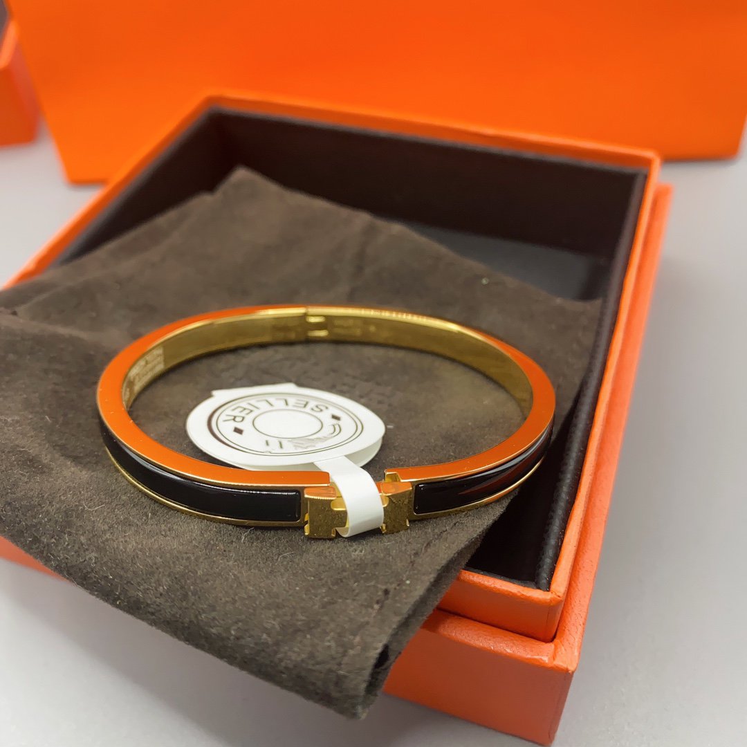 ??MIRA?¡¥CLASSIC HM CLIC BLACK 8MM ENAMEL BRACELET
