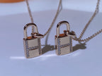 ??MIRA?¡¥HM ADVANCED NICHE LOCK HEAD NECKLACE DIAMONDS